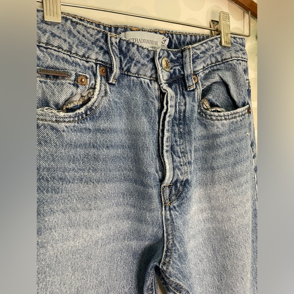 STRADIVARIUS WOMEN'S HIGH WAIST SKY BLUE JEAN, buttons SIZE 02 - Picture 9 of 16